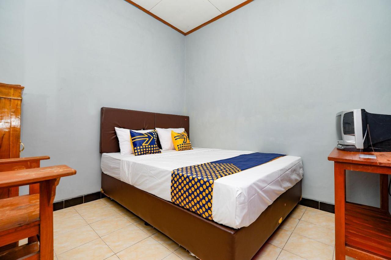 Hotel Spot On 2821 Griya Kawula Syariah Solo Exterior foto