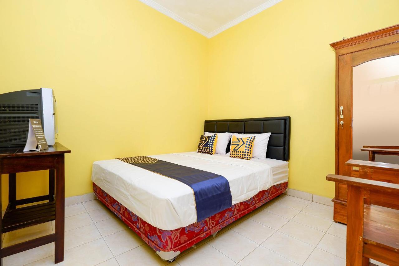 Hotel Spot On 2821 Griya Kawula Syariah Solo Exterior foto