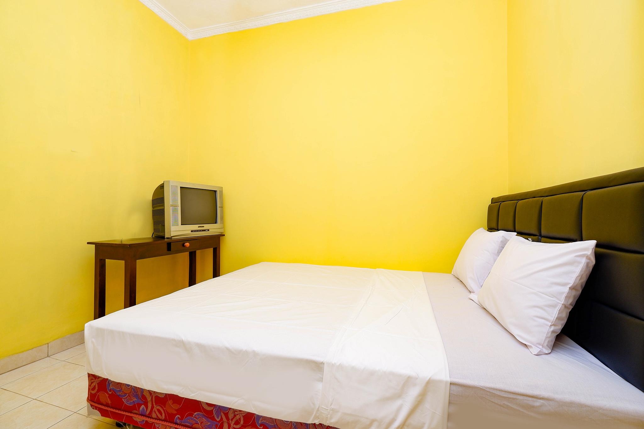 Hotel Spot On 2821 Griya Kawula Syariah Solo Exterior foto