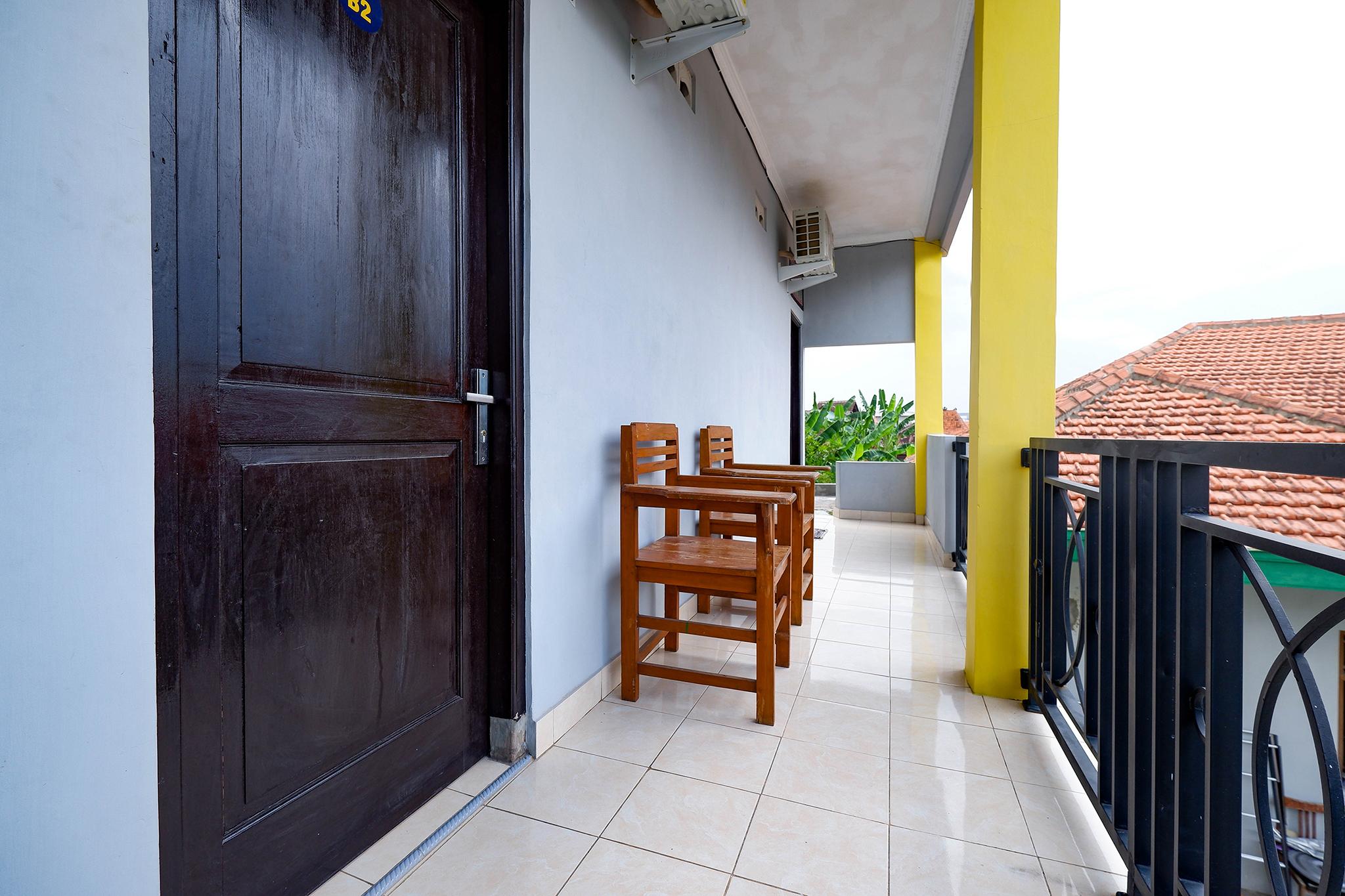 Hotel Spot On 2821 Griya Kawula Syariah Solo Exterior foto